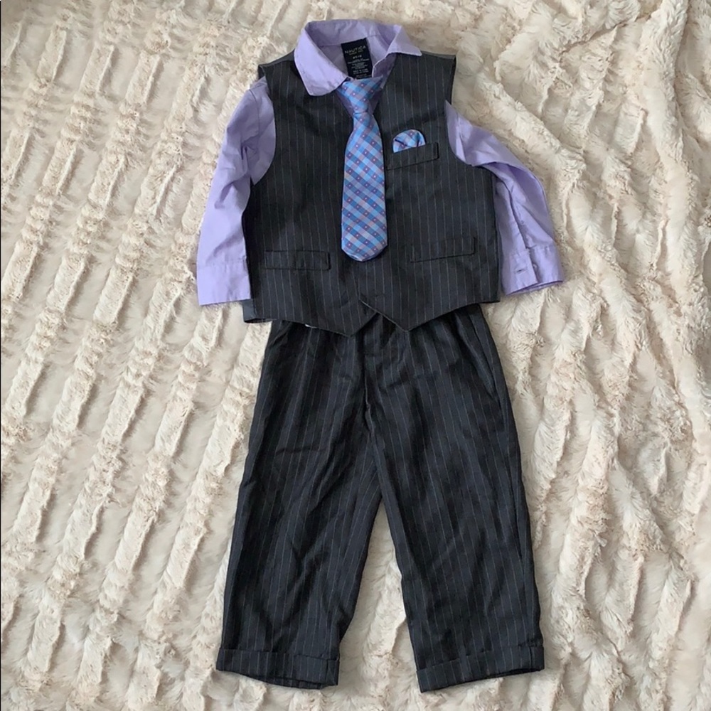 Nautica 2T 4 piece suit